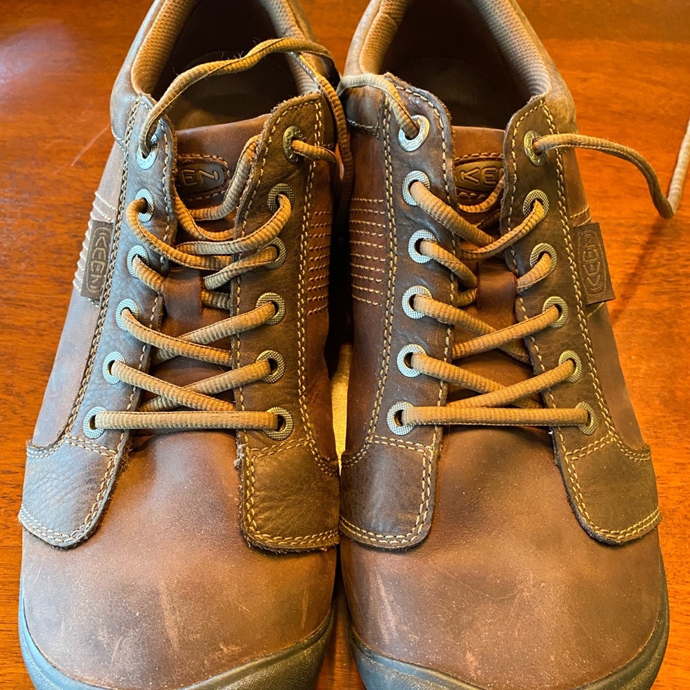 Mens 11.5 Austin shoes brown